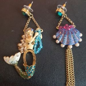 Betsey Johnson INTO THE BLUE mermaid shell earrings